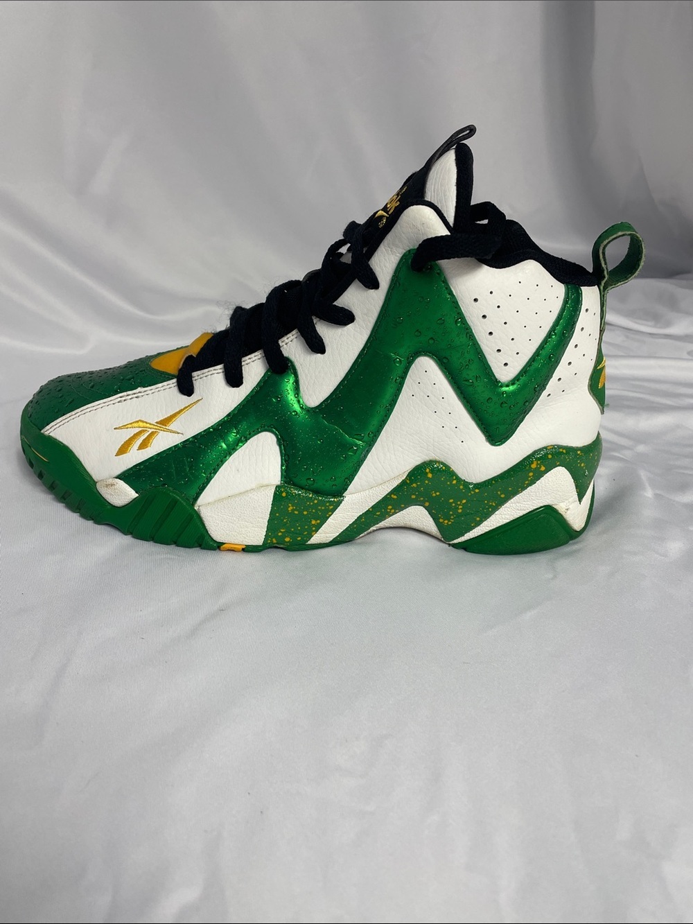 Reebok Hurrikaze 2- white & green with rain drop detail